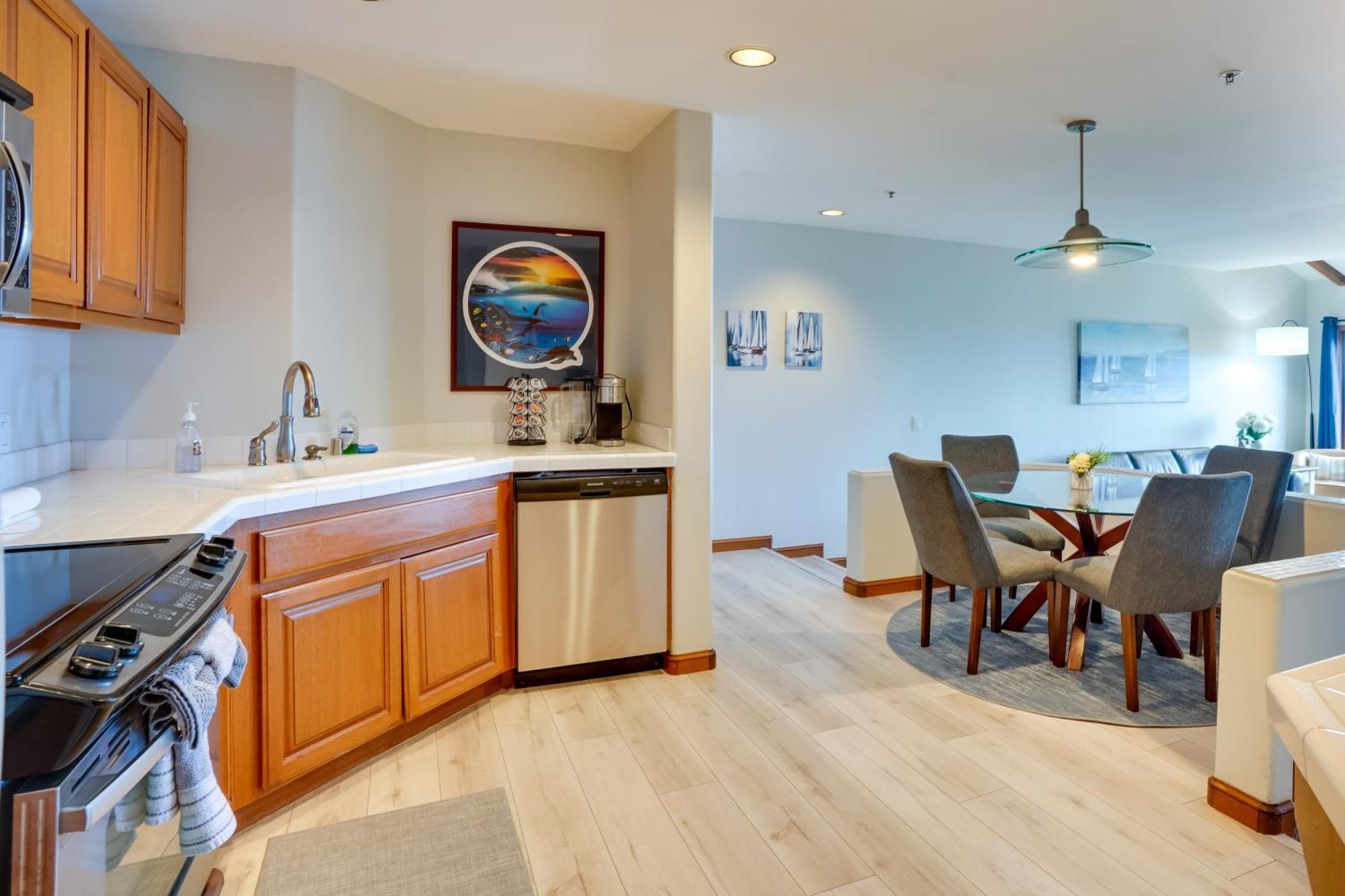 Bright Catalina Island Condo With Ocean Views! Avalon Luaran gambar